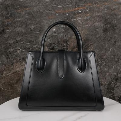 China 2022 Fashion Medium Tote Bag Designer Handbag Bag Woman Famous Brand Women Handbags Luxury Waterproof Designer Bags for sale