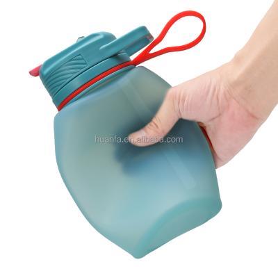 China Silicone Viable Folding Squeezable Portable Water Bottle for sale