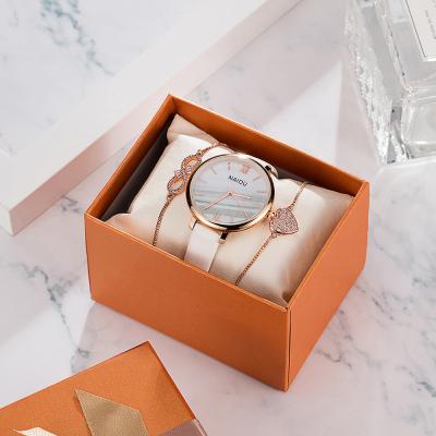 China Amazon date automatic fashion luxury ladies leather strap wristwatches women watch with box gift set Al fajr watch for sale