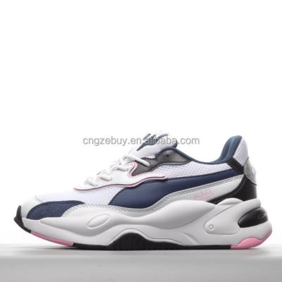 China Outdoor Walking Running Activies Sports Shoes Women Lightweight Sports Shoes Comfortable Stock for sale