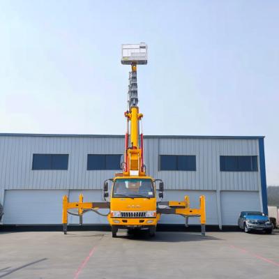 China 25m Diesel Aerial Work Platform Truck 2 Assen met voor- en achter V Outriggers Noodpomp Te koop