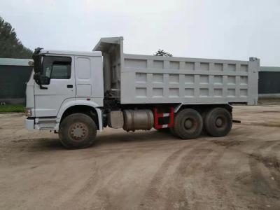 China Witte Gebruikte Howo-Stortplaatsvrachtwagen, 40 Ton Used Tri Axle Dump-Vrachtwagens Te koop