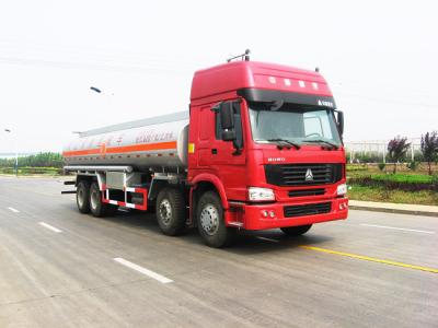 Chine Camion-citerne aspirateur d'essence et d'huile résistant de 8x4 20000L 30000L grande capacité à vendre