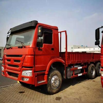 China Camión usado de Dropside Howo Cargo de la cerca del flanco 6x4 en venta