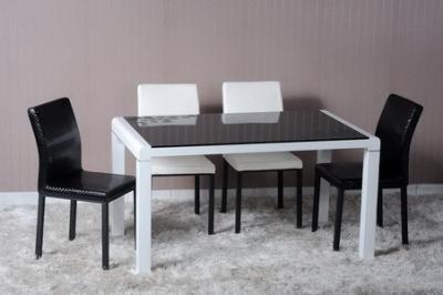 China Modern Dining Room Furniture,White/Black Glossy Dining Table for sale