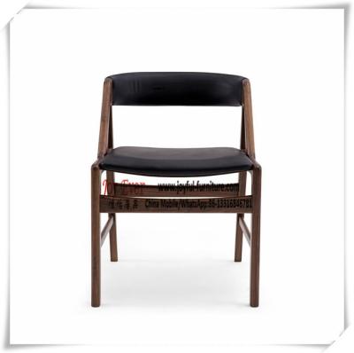 China Seating chair by Ash wood and Black leather in Nordic design for sale