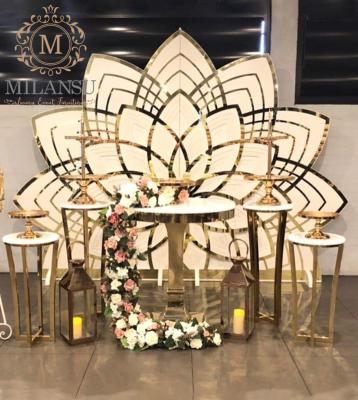 China Modern/Deluxe Royal Lotus White PVC With Gold Decoration Wedding Backdrop Acrylic Panel Wedding Supplies Stage for sale