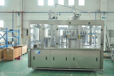 China 6000 BPH die Monoblock en het Afdekken Machine, Sprankelende Drank het Vullen Machine vullen Te koop