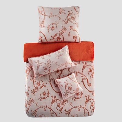 China Hot Sale Super Soft Comforter Fleece Convolvulus Flower Jacquard Print Comforter Flannel Bedding Set for sale