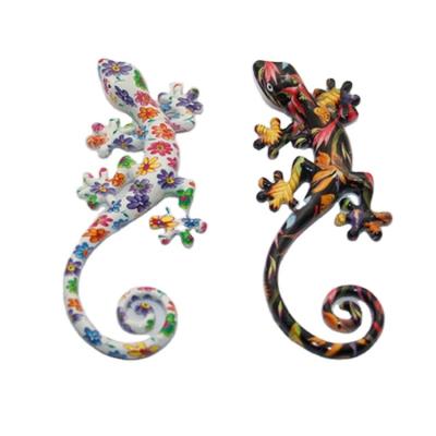 China Resin Coastal Modern Gecko Hanging Sculptures for Wall Decor Resin Wall Lizard Figurines European Style Home Accessories for sale