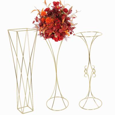 China Wedding Wholesale Gold Flower Stands Metal Wedding Road Lead Wedding Party for sale