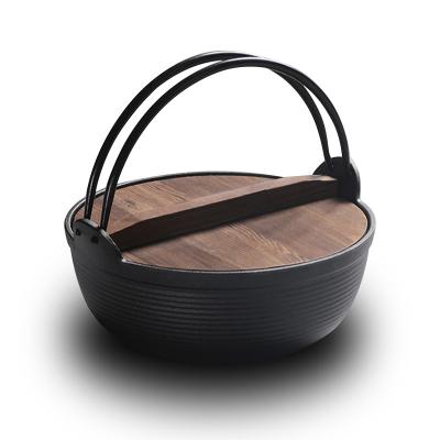 China Outdoor Equipment Increasing Camping Cast Iron Sukiyaki Tetsu Nabe Pot With Wooden Lid Cooking Pot for sale