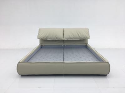 China Italian Style Modern Minimalist Bed High End Comfortable Fabric Bed for sale