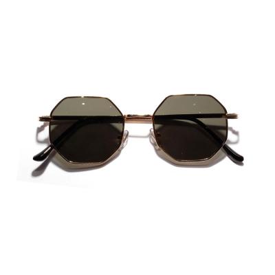 China Fashion Sunglasses NO MOQ Fashion Sunglasses Frame Oversized Sunglasses One-Piece Lens Sunglasses for sale