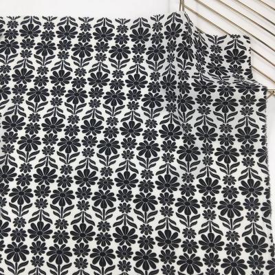 China Customization Women Organic Hot Selling Wholesale Tee Shirts Fabric Polyester Striping Dress Fabric for sale