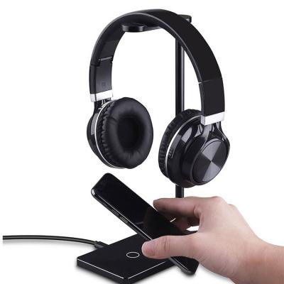 China Easy to Use Desktop Headphone Stand Hanger with Wireless Charger for sale