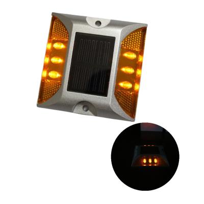 China Road Studs Factory Price Solar Traffic Sidewalk Garden Light Led Reflector Cslot Road IP68 Flashing Aluminum Solar Stud for sale