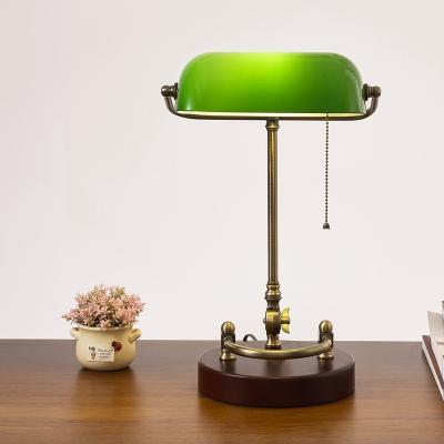 China Traditional European Classical Bank Desk Lamp Office Bedroom By The Bank Retro Decorative Table Lights Vintage Green Glass Shade Table Lamp for sale