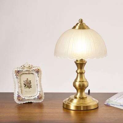 China Traditional Vintage Retro Desk Lamp Handmade Antique Flower Shape Glass Shade Beside Lamp For Office Library Study Room for sale