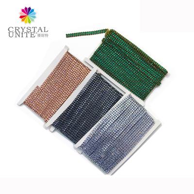 China Flatback CRYSTAL UNITE Flat Back Artificial Crystal Hot Fix Banding Yarn Grid + Metal Fork Rhinestone Trimming for sale