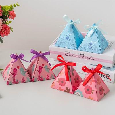 China Small Recycled Materials Triangle Paper Empty Gift Box Box Customize Text Template Event Birthday Wedding Keepsake Boxes for sale