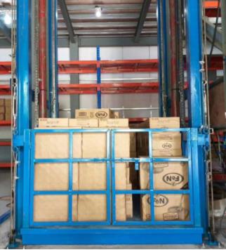 China Hydraulic Warehouse Cargo Lift Storage Lifting Hydraulic Elevator zu verkaufen