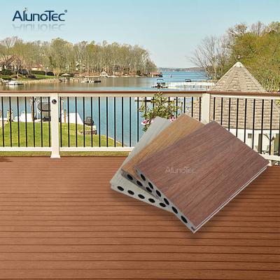 China Modern Garden Deck Balcony Waterproof Wooden Composite Decking Panels for sale