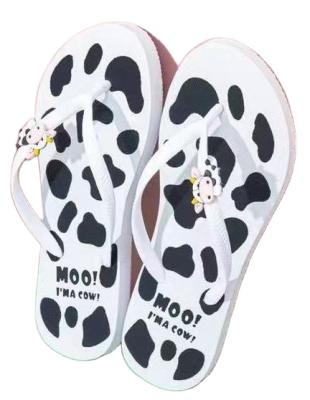 China High Quality Anti-Smell Custom Design Summer Wear Cow Pattern Slippers Female Flip Flops Flip Flops Flip Flops Women's Slippers for sale