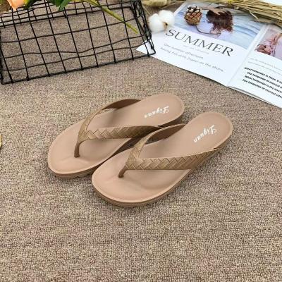 China Wholesale Fashion Trend 2022 Lady Flip Flops Slip On Woven Slippers for sale