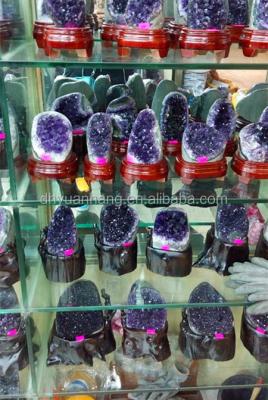 China Natural amethyst geode from Europe, small decorative amethyst quartz crystal geode, amethyst geode Uruguay for sale