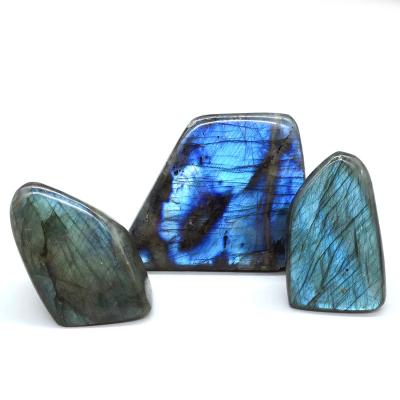 China Europe Crystal Open Natural Raw Labradorite Healing Raw Crystal Rough Stone For Decoration for sale