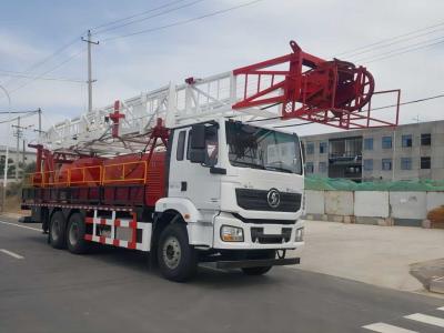 Chine Vélos de forage pétrolier SHACMAN H3000 6x4 380HP EuroII Blanc 50Ton Vélos de déplacement de plateforme pétrolière à vendre