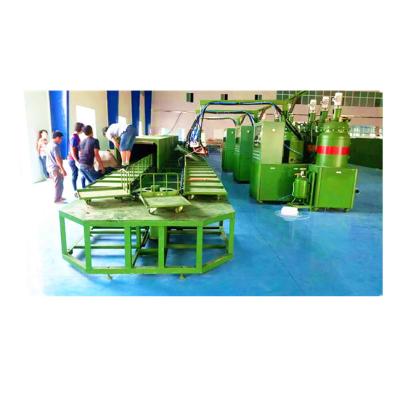 China Unique Cantilever or Crown Block PU Shoe Injection Mold Machine / Slipper Making Machine for sale