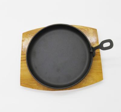 China Large round durable cast iron scorching pan for sale