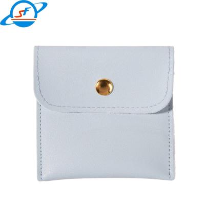 Cina Logo personalizzato di fascia alta in cuoio pu Microfibra Bottone Gioielli Borsa velletto bianco rosa cassetto gioielli borsa regalo borsa con tronco in vendita