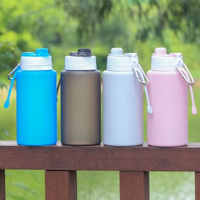 China 750ml Food Grade Silicone Sport Gym Viable Eco-Friendly Collapsible Portable Water Bottles for sale