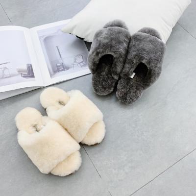 China Fashion Trend Fashion Real Wool Lambskin Fur Slipper Warm Sheepskin Slides Slides For Women for sale