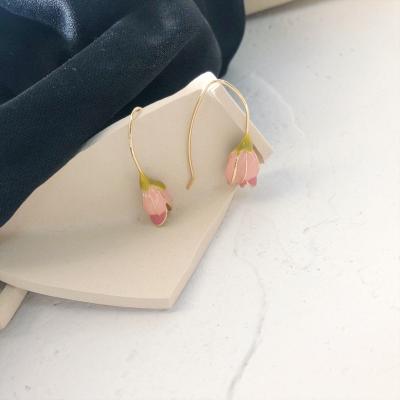 China Vintage Spring/Summer Vintage Tulip Earrings French 18k Gold Plated Sweet Earrings and Simple Ladies Earrings for sale