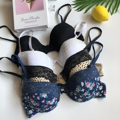 China QUICK DRY Small Cup Women Bralette Youth Design Gathering Seamless Sexy Panties Bras And Briefs Sets Push Up Panties Sets for sale