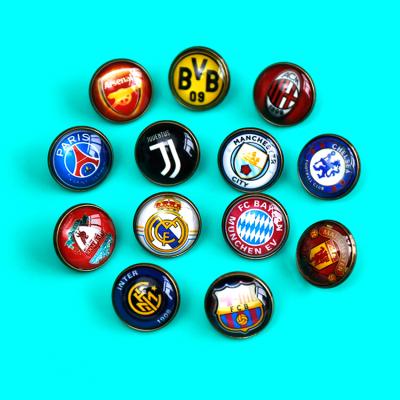 Chine Wholesale custom team football metal round icons metal badge for gift à vendre