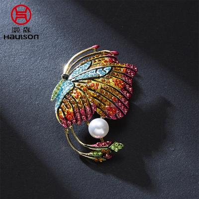 China High quality colour brooch diamond rhinestone crystal pearl butterfly brooches jewellery pins Te koop