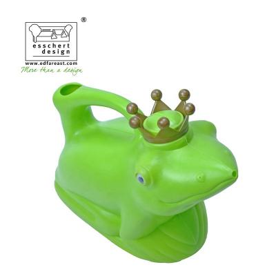 China Aquatic Plants Designer Frog King Shape Plastic Decorative Watering Can Green 1.6L for sale