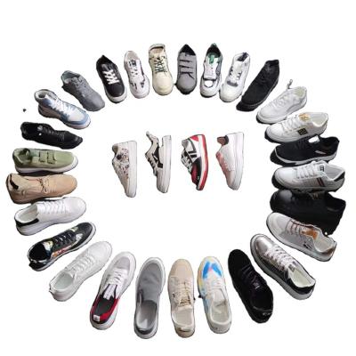 China 2022 Fashion Trend Mixed Running Shoes Fashion Wholesale Cheap High Quality Rise Shoes For Men's Casual Shoes XL0218 for sale