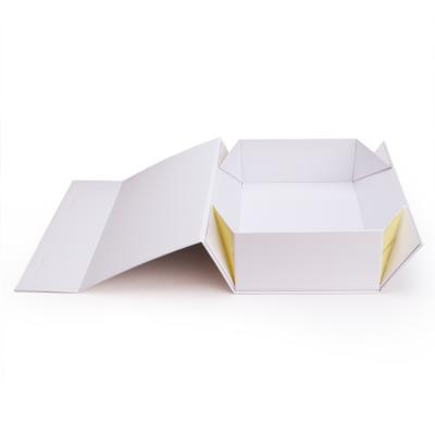 China Recycled Materials Wave Folding Lid Custom Magnetic Closure Cardboard Gift Box Customized Makeup Packaging Gift Box for sale