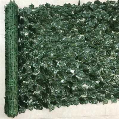 China Eco-friendly Decoration Outdoor Plastic Hedge Artificial Green Leaf Fence for sale