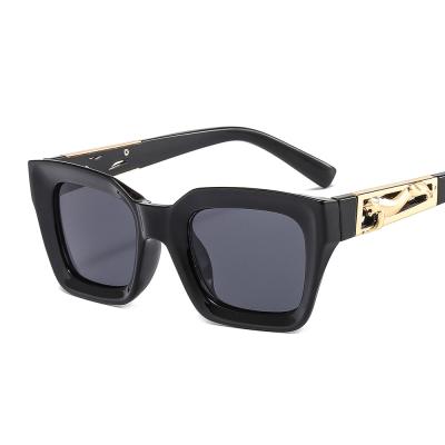 China Luxury Square Sunglasses 2021 New Fashion Sun Glasses Trendy Women's Shades for sale