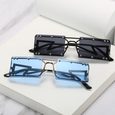 China 2021 Fashion INS Sunglasses New Style Small Size Rectangle Rivets Shades Sunglasses Women for sale