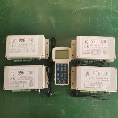 China Separate Unit + Digital Display EXW Factory Price 44/22 Outlets Wireless Solar Traffic Light Controller for sale