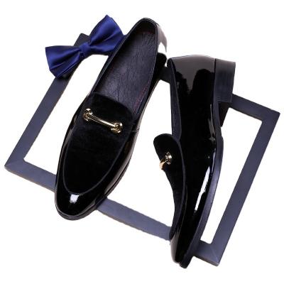 China 2022 New Stylish Anti-slippery Men's Shoes Shade Luxury Oxford Style Wedding Shoes Men Groom Patent Leather Fashion Shoes for sale