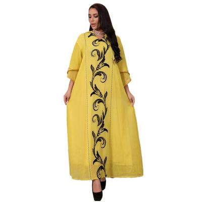 China Comfortable feel and use Muslim Middle East Embroidered Women Islamic Kaftan Long Robe Ethnic Clothing Dress for sale